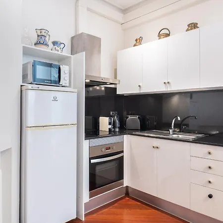 Modernist In The Location, Eixample Apartment Barcelona
