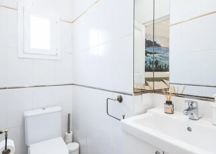 Modernist In The Location, Eixample Apartment Barcelona