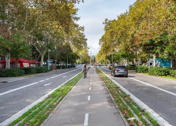 Modernist In The Location, Eixample