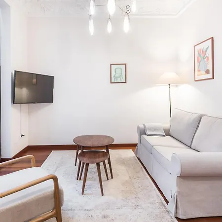 Apartment Modernist In The Location